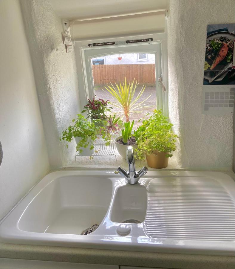 Idyllic Cornish Cottage, Superking Bed, Private Garden Dogs Welcome Truro Extérieur photo